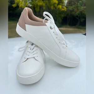Women's White Low-Top Sneakers with Beige Heel Size 7 1/2